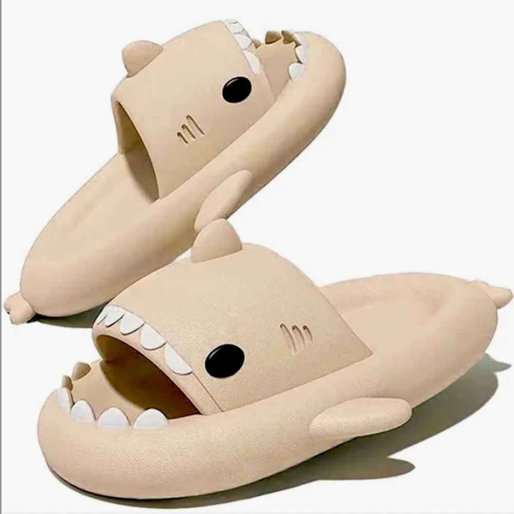 Good quality shoes whatever size or color you like I can get it for you I ship